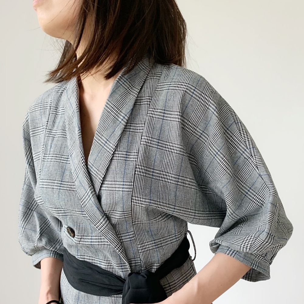 PLAID SLIM  BLAZER TOP - Picture 9 of 12